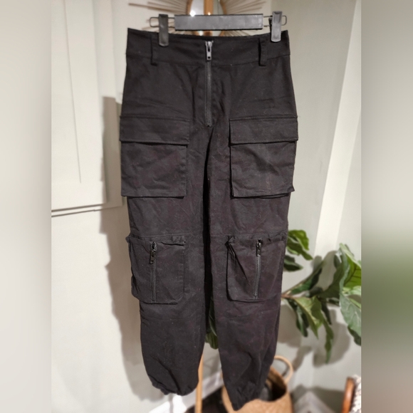 FREE PEOPLE FP Movement Black Utility Structured Cargo Pants. Size Small - Picture 13 of 13